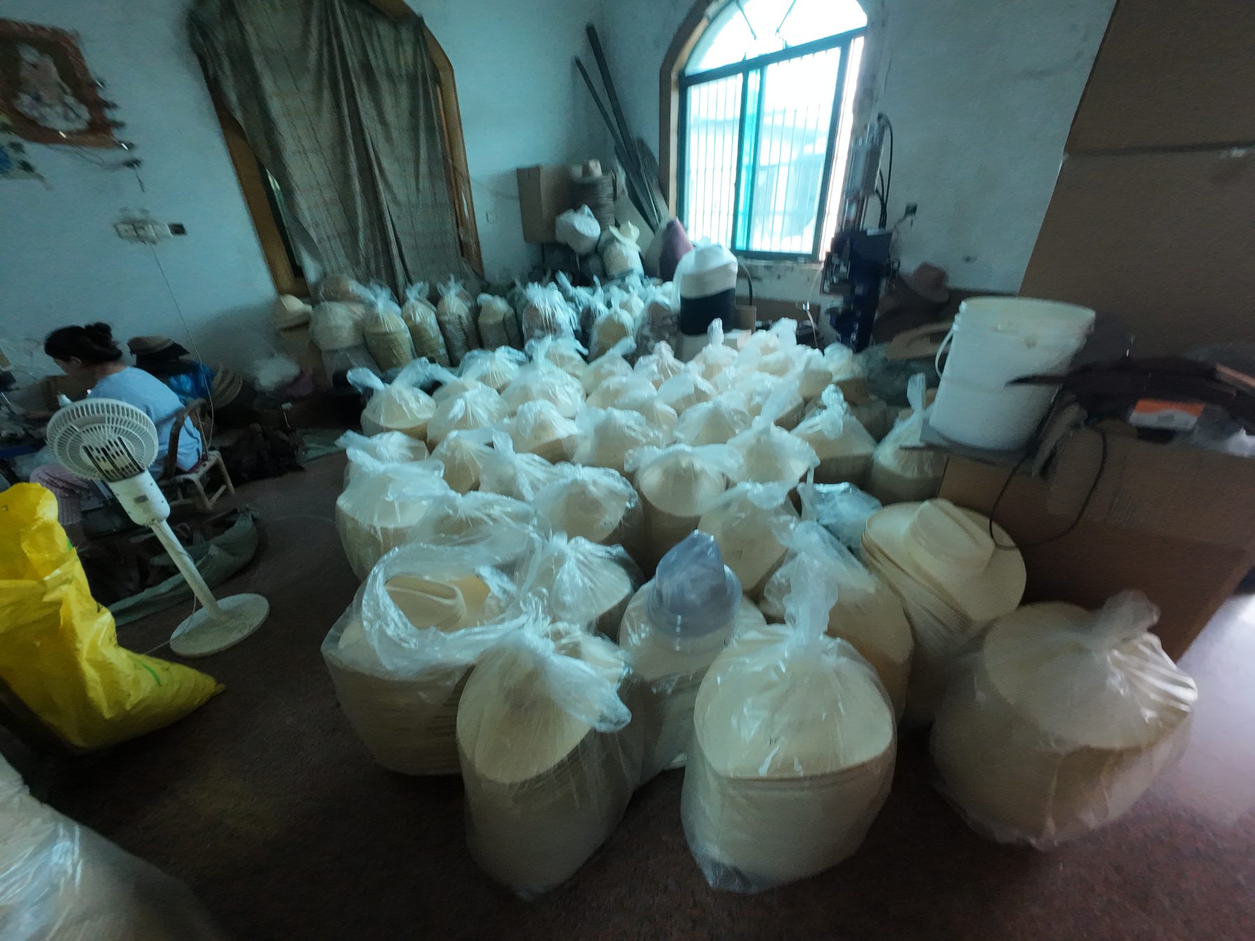 Foto de inventario y almacenamiento de sombreros 12
