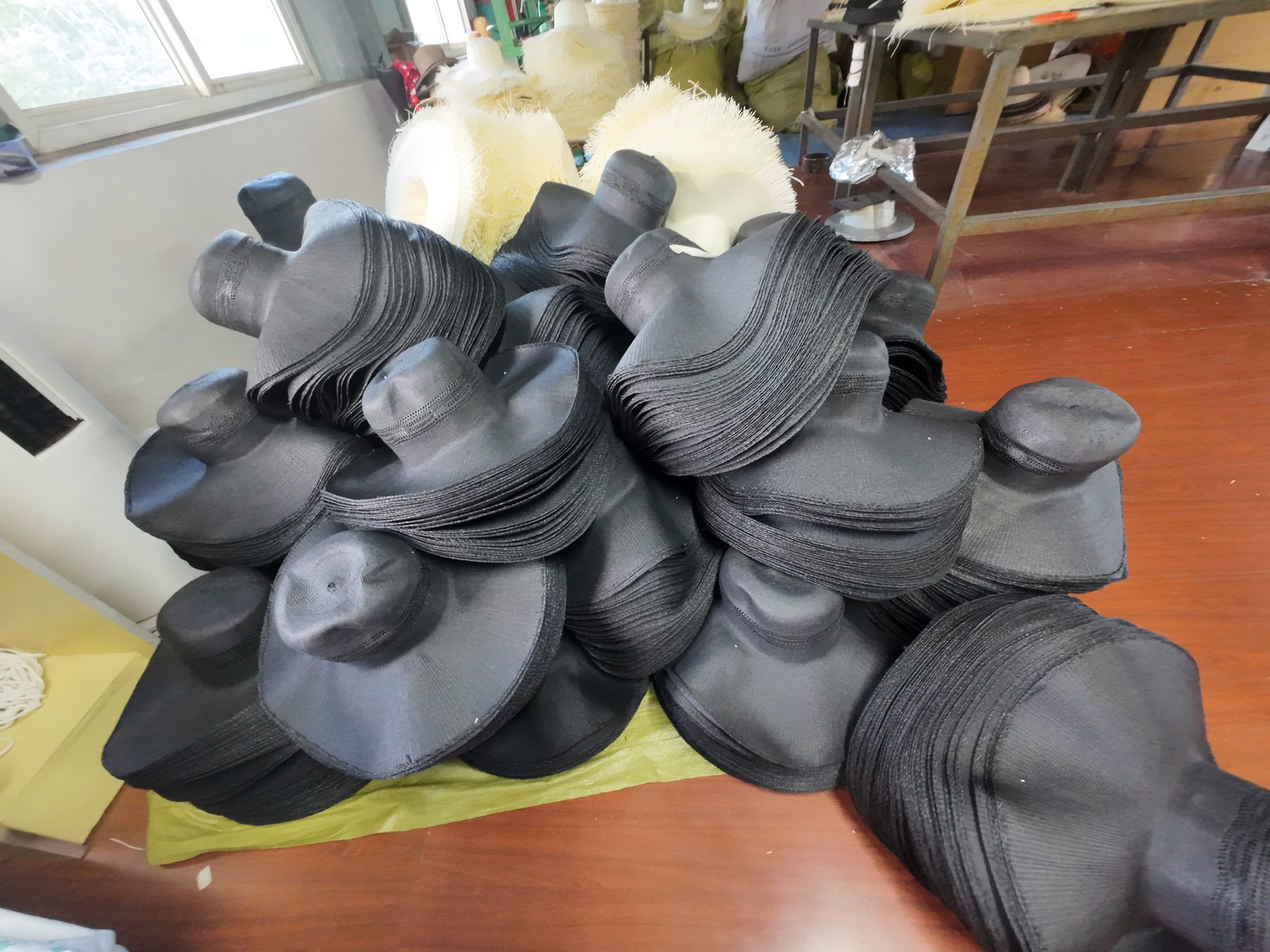 Foto de inventario y almacenamiento de sombreros 13