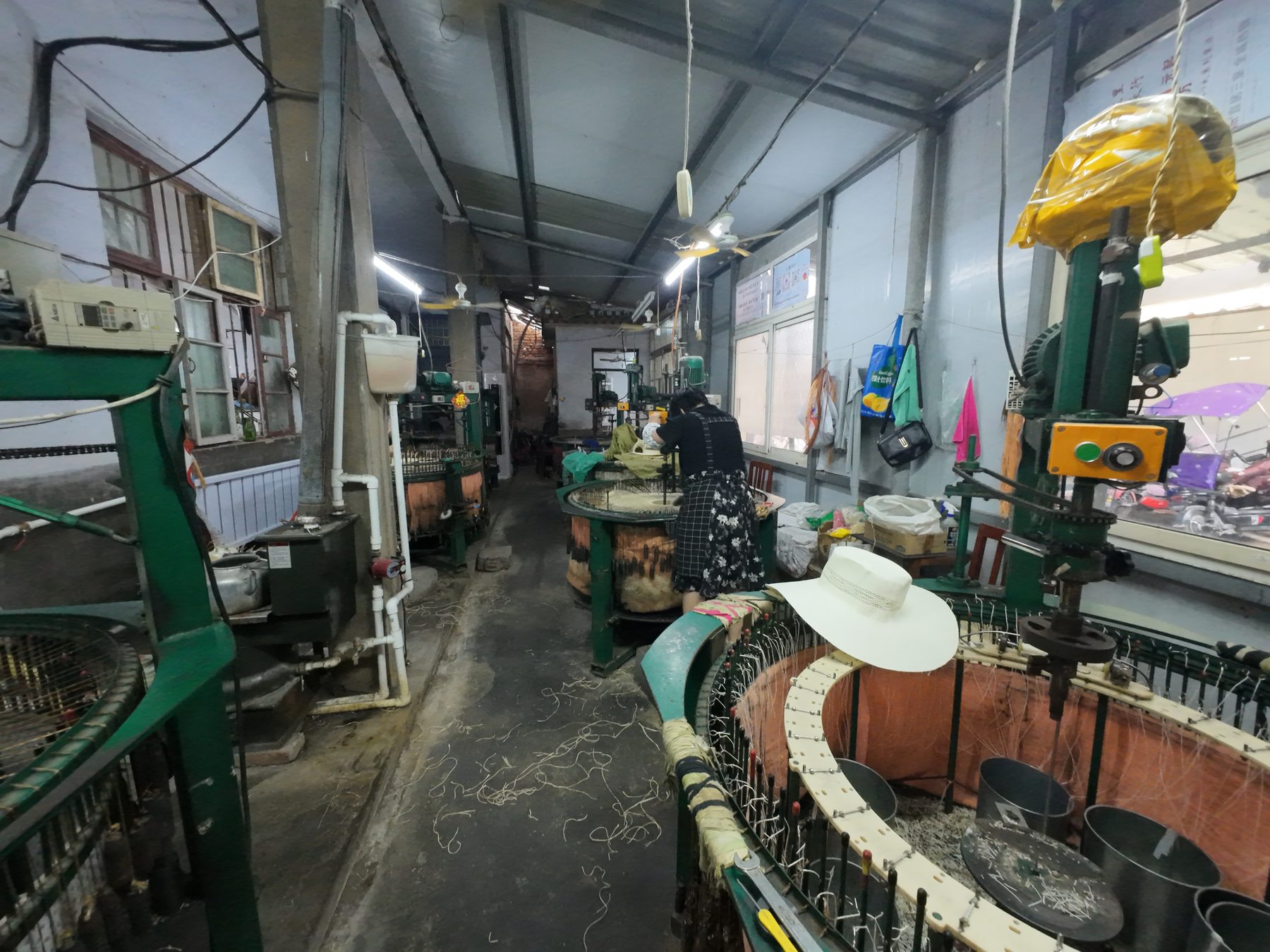 Foto del taller y área de producción de sombreros 16