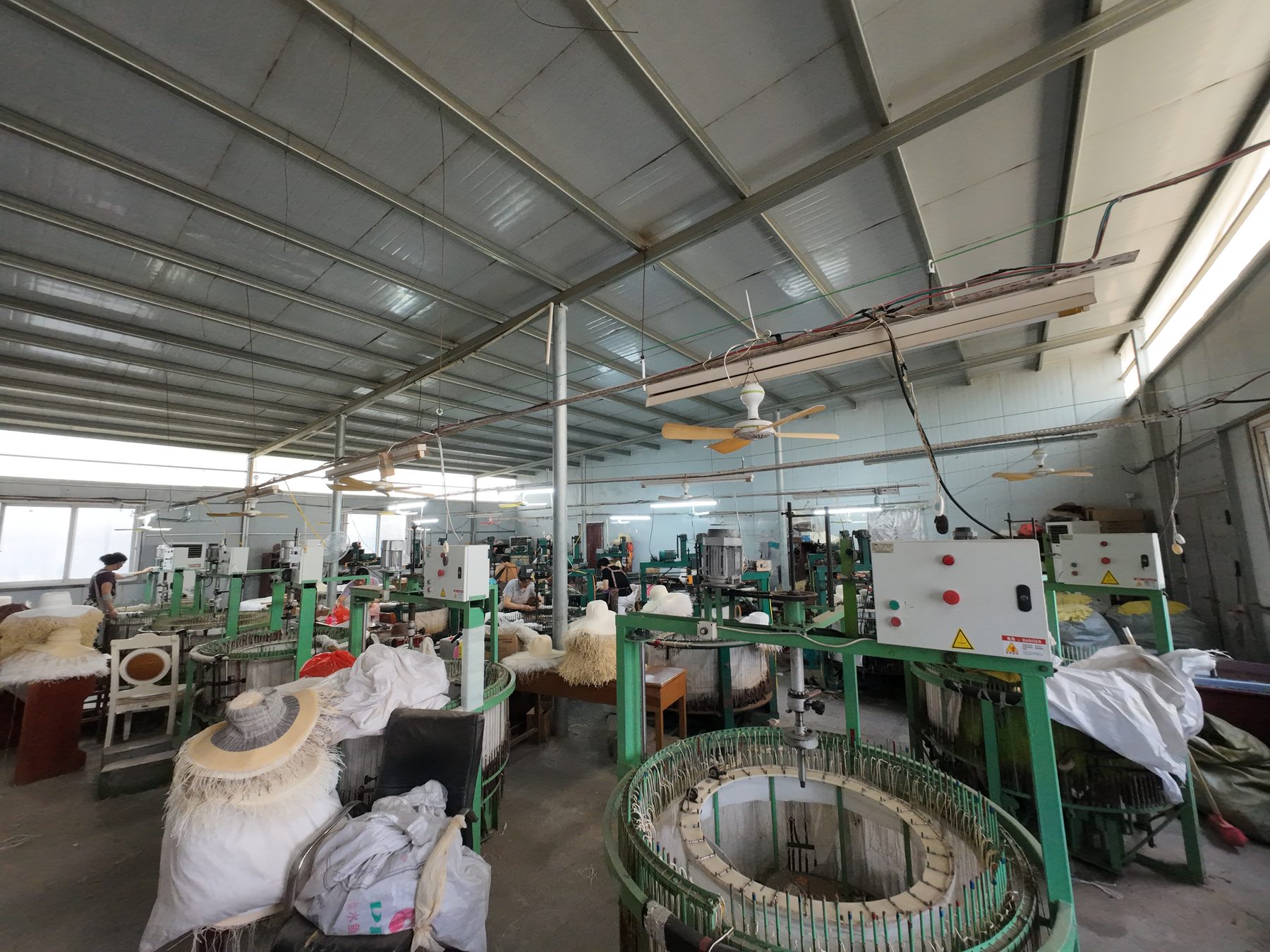 Foto del taller y área de producción de sombreros 21