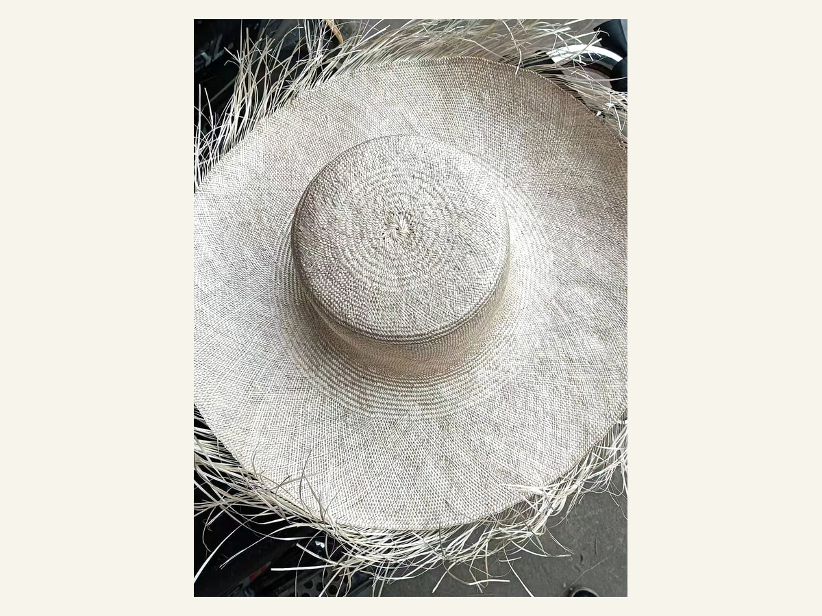 Corpo de chapéu de palha natural de Copa Redonda e Aba Larga N06 para produção no atacado